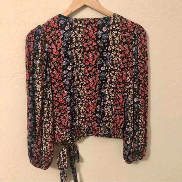 𝅺American eagle floral balloon long sleeve blouse w tie and clasp nwot size s - Picture 4 of 5